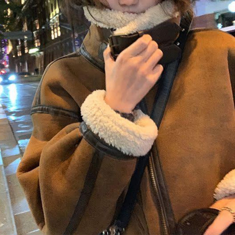 한국식 모조 양고기 양모 코트 여자 겨울 기모 두꺼운 모피 원피스 스탠드 칼라 고급 블랙 가죽 자전거