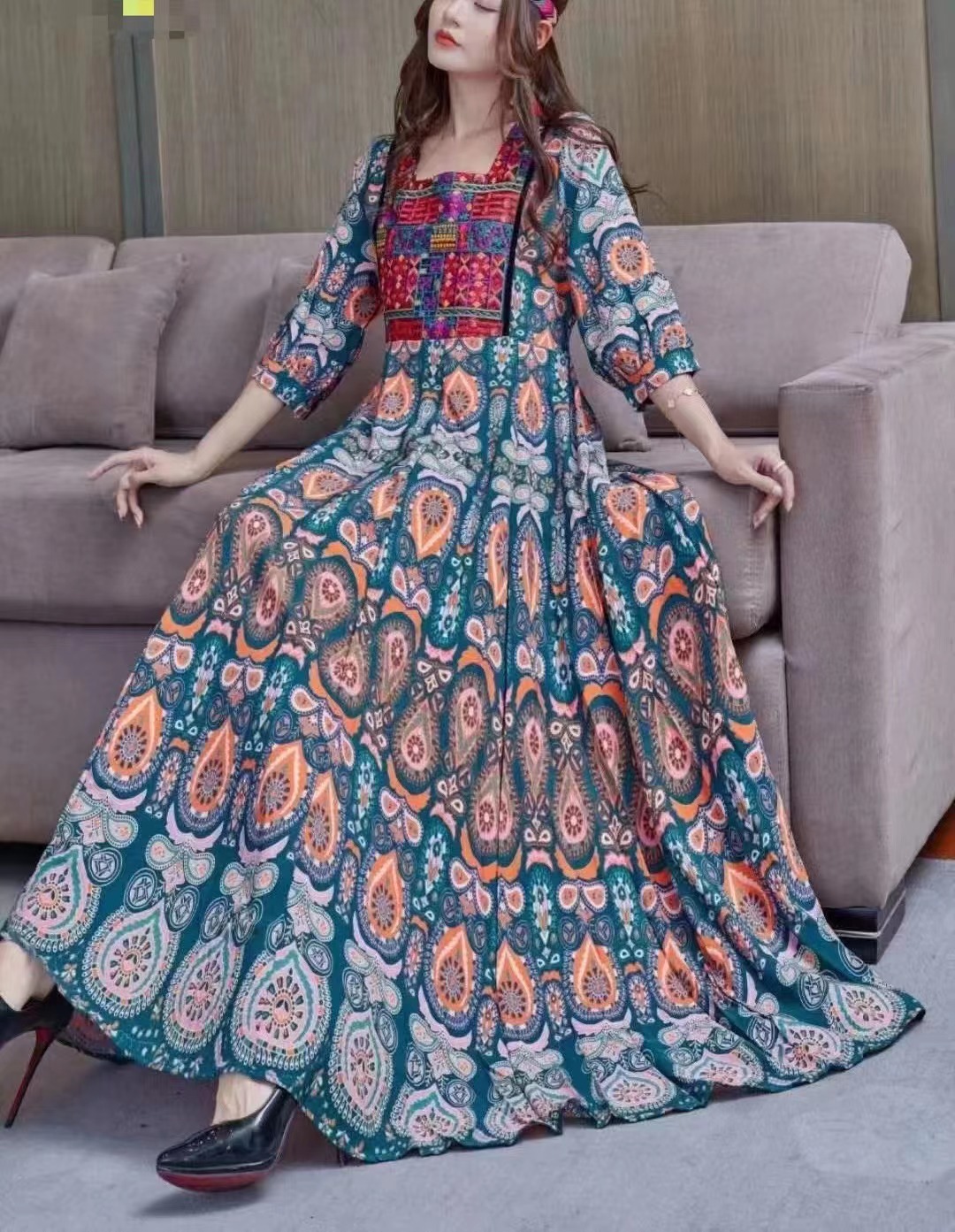 Langes, ausgestelltes, besticktes Kleid im Bohemian-Ethno-Stil für Reisefotografie – Großhandel_voghion.com