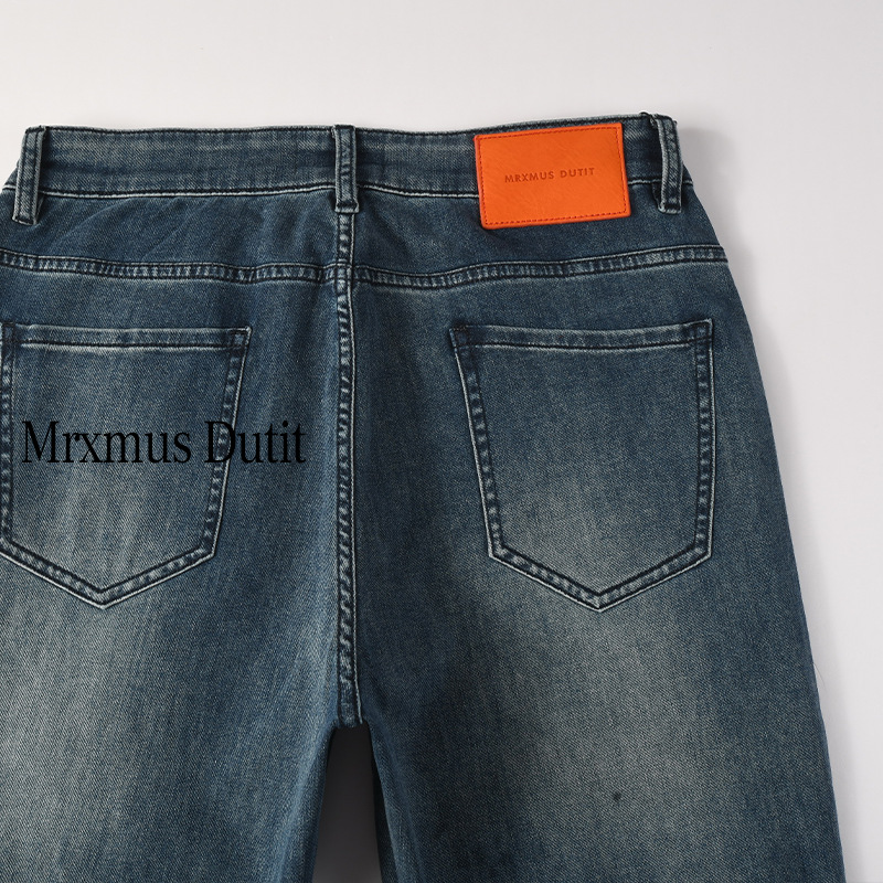 Descuento y actualización de ropa de hombre MD 2025 primavera y verano nuevos jeans retro elásticos lavados con agua pantalones casuales rectos para hombres
