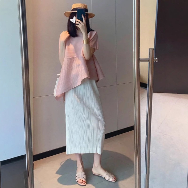 High-End Exquisite Midi Skirt for Women, Light Luxury with a Sophisticated Design, Pleated Slit Straight Skirt, Slimming and Versatile High-End Exquisite Midi Skirt for Women, Light Luxury with a Sophisticated Design, Pleated Slit Straight Skirt, Slimming and Versatile