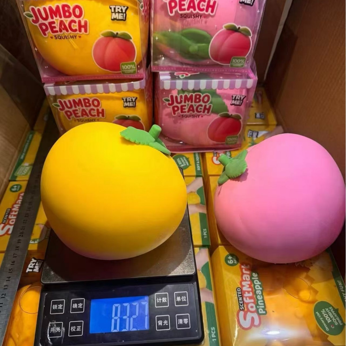 Amazon explosión TPR 18CM piña oso pellizco feliz rebote rápido adornos de escritorio juguetes de descompresión para adultos en stock