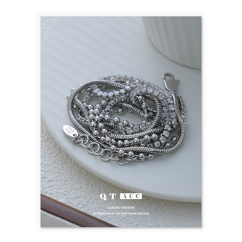 Latón chapado en platino moda europea y americana luz lujo serpiente hueso cadena cuentas redondas tres capas apiladas zircon cadena collar de bobinado para las mujeres
