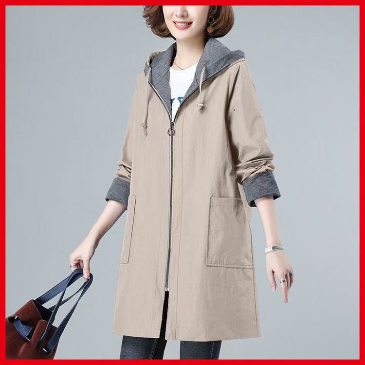 Fashionable Casual Women's Clothing, Mom's Trench Coat, This Trench Coat Is Suitable for Daily Commuting