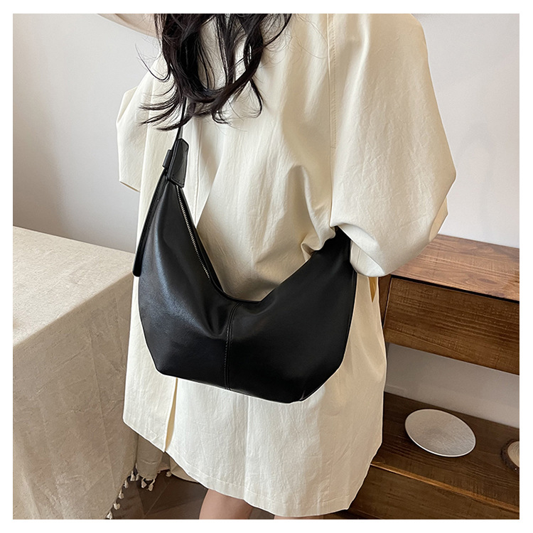 New women's shoulder bag, simple retro style small bag, dumpling bag, high-end texture, versatile commuting crossbody bag_voghion.com