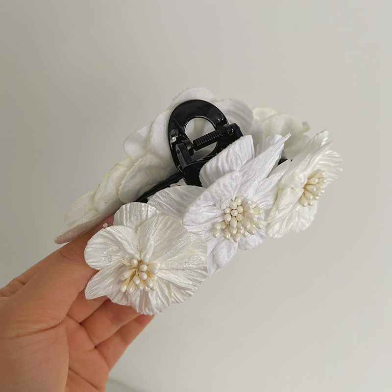 European And American Retro Simplicity Three-Dimensional Flower Elegant Hair Clip 2024 New Bow Hair Accessories Hairpin Ponytail Grabbing Clip display picture 11