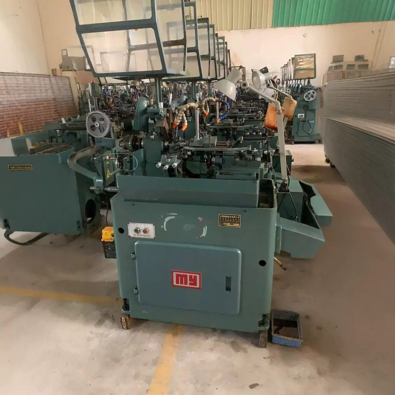 Завод по высокой цене перерабатывает подержанные автоматические токарные станки и периферийное оборудование