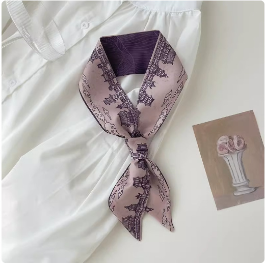 Храмовая башня фиолетового цвета