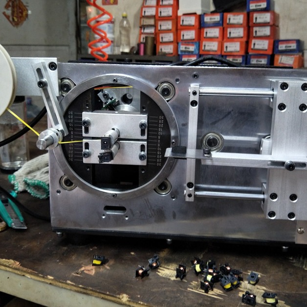 各种继电器产品包胶继电器4100自动包胶机TM-1948S小型自动包胶机