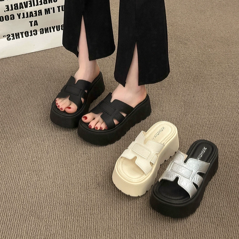 Summer beach fashionable slippers