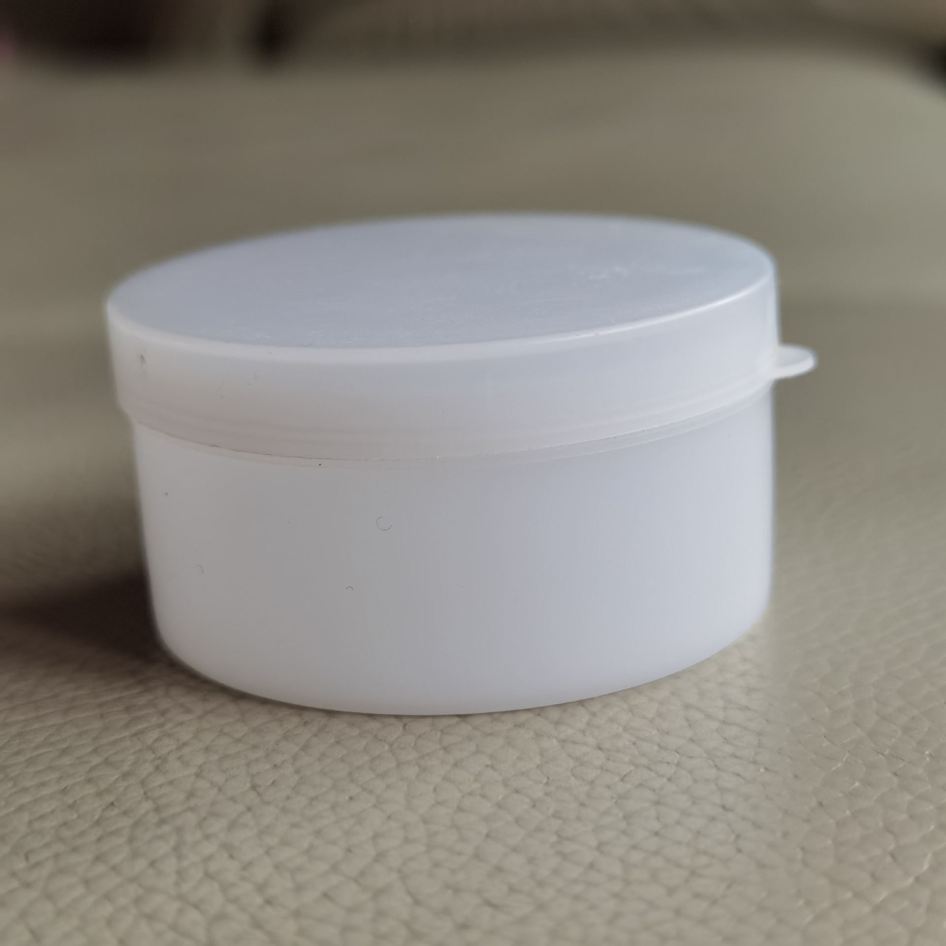 白色5克圆形塑料包装盒 带盖 药膏盒子 膏霜盒 软膏盒5g 分装盒