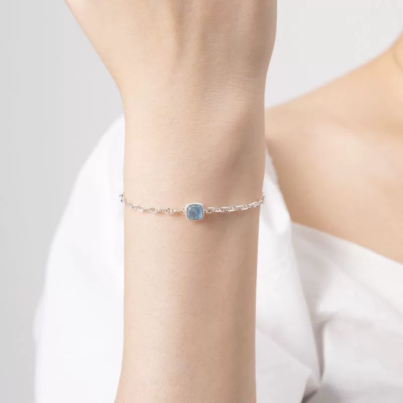 Xiaohongshu синий квадратный браслет для женщин, серебро 925 пробы, доступные роскошные нишевые аксессуары, подарочная коробка, подарок на день рождения для подруги