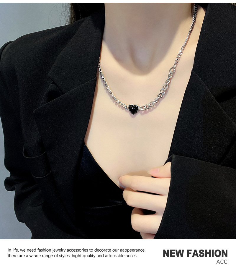 Korean Version Of The Ins Style Black Love Hip-hop Titanium Steel Necklace Design Sense Niche Wild Clavicle Chain Cold Wind Pendant display picture 5