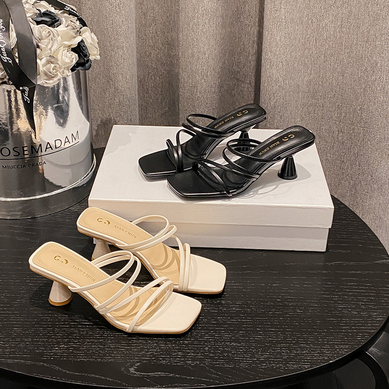 Small Size Slippers Women's 313233 Outer Wear Thin Heel Summer 2024 New Fashion Square Head High Heel Sandals 34