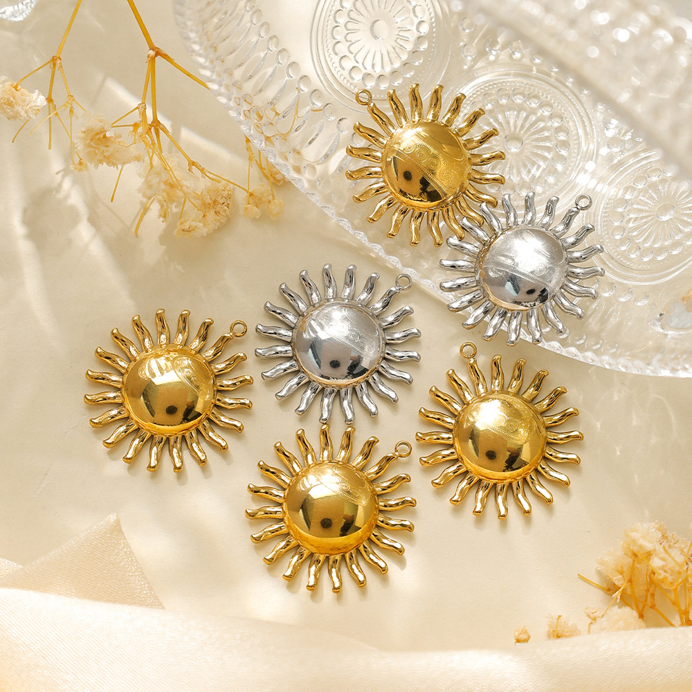 1 Piece Quantity 304 Stainless Steel Material 1 Piece 304 Stainless Steel 18K Gold Plated Sun Polished Pendant DIY Ornament Accessories