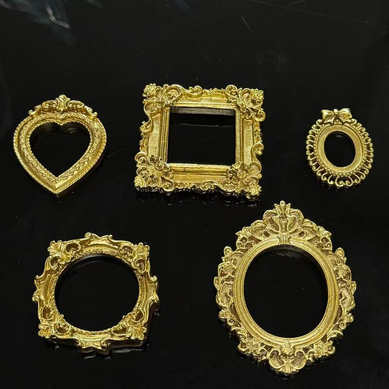 High-Quality Golden European-Style Carved Baroque Photo Frame DIY Cream Glue Photo Props Wholesale High-Quality Golden European-Style Carved Baroque Photo Frame DIY Cream Glue Photo Props Wholesale