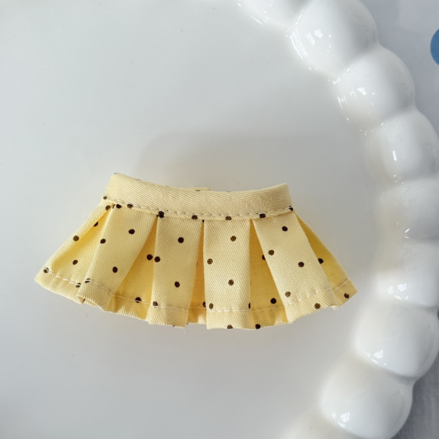 Yellow I-pleated skirt