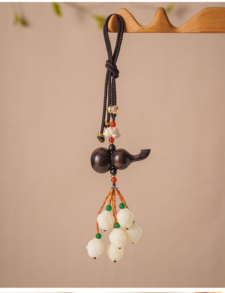 Car pendant car interior sandalwood gourd pendant Bodhi Lotus rearview mirror pendant creative carving car jewelry Bodhi