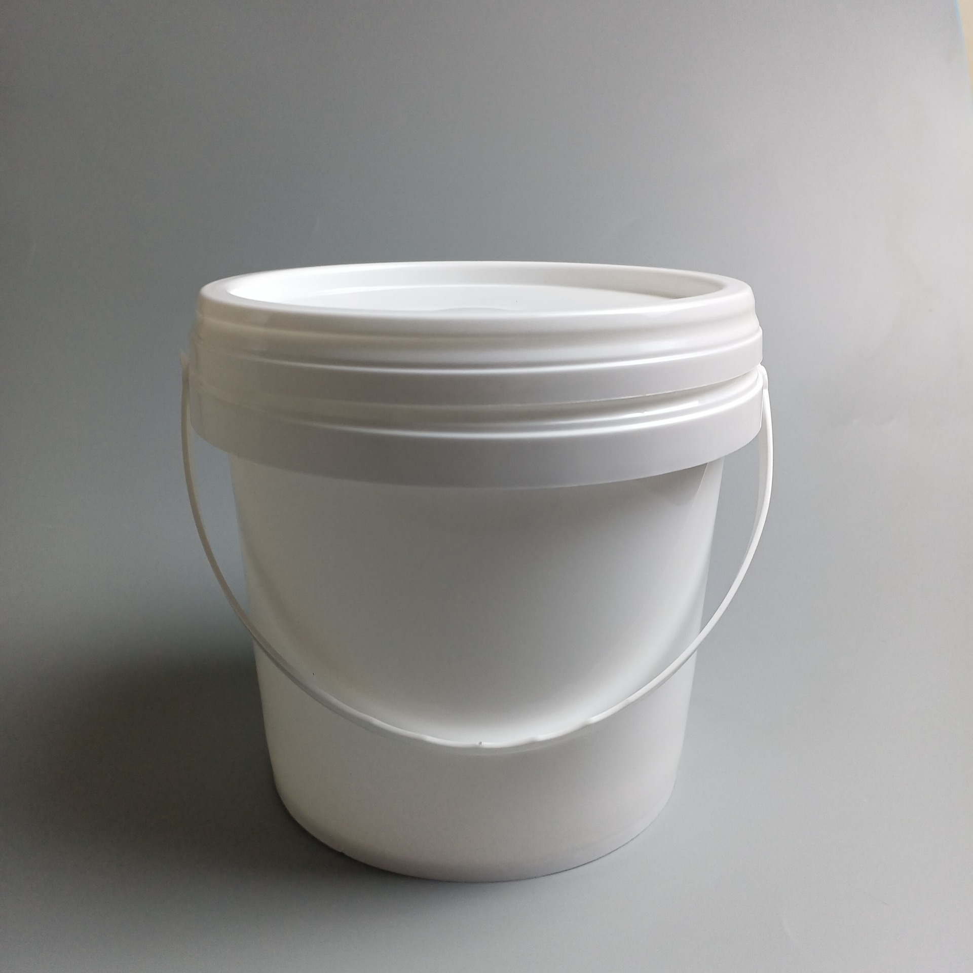 厂家化工桶现货批发香精筒带提手塑料水桶pp酒精消毒密封包装桶