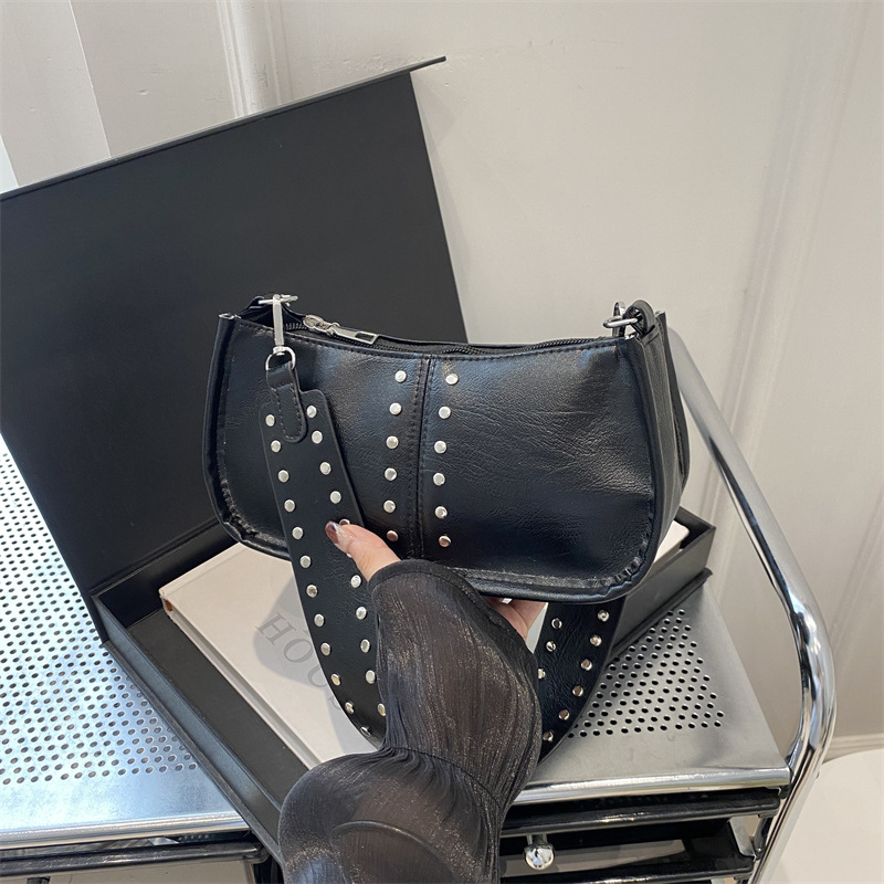 Otoño hermoso nicho pequeño bolso cuadrado para viajar este año bolso popular femenino 2024 nuevo bolso de hombro para axila bolso mensajero