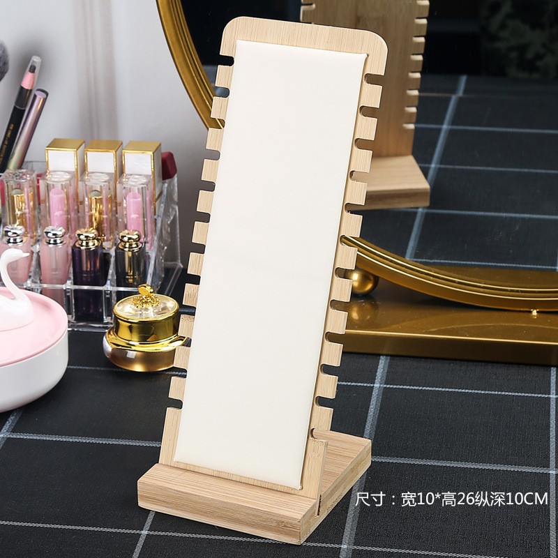 ��Լ��ľ������չʾ���鱦���ε��������Ҽ�չʾ���׹��Ʒ���м�