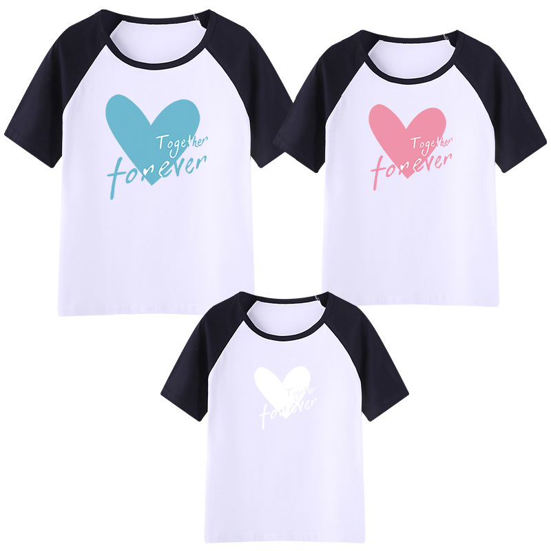 Ropa de padre e hijo retrato familiar manga corta 2024 Nuevo estilo una camiseta de tres bocas logotipo impreso jardín de infantes Ropa de jardín ropa de grupo