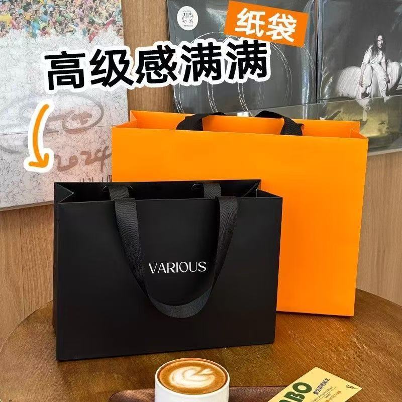 tienda de ropa bolsas de mano personalizadas de alto nivel lujo ligero estilo salón de belleza tienda de ropa de mujer bolsas de regalo bolsas de papel personalizadas logotipo impreso image 3
