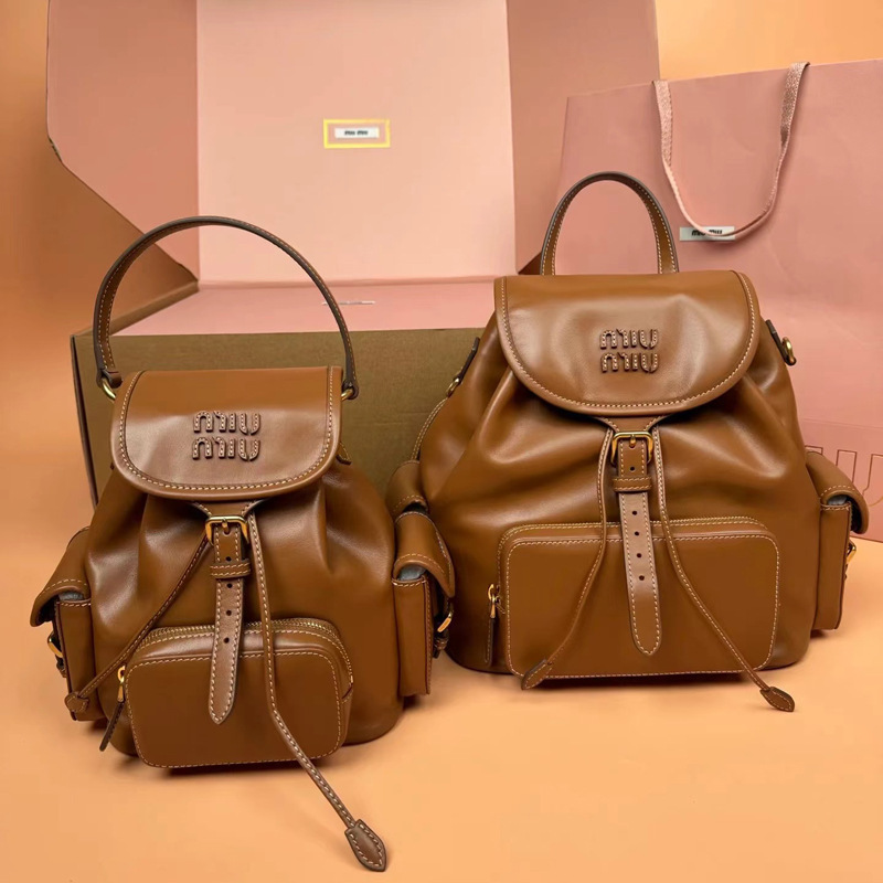 miu Miu 2025 新しいカジュアルキャンバスバックパックカレッジスタイルレトロバックパック大容量ショルダーレディースバッグトレンディ|undefined