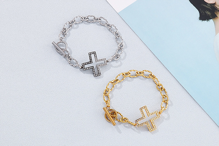 Fashion Letter Titanium Steel 18K Gold Plated No Inlaid Bracelets In Bulk display picture 7