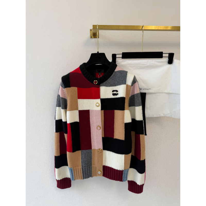 Shenzhen Nanyou~CH brand top version, color-blocked plaid round-neck knitted cardigan for women, autumn and winter long-sleeve sweater coat top Shenzhen Nanyou~CH brand top version, color-blocked plaid round-neck knitted cardigan for women, autumn and winter long-sleeve sweater coat top