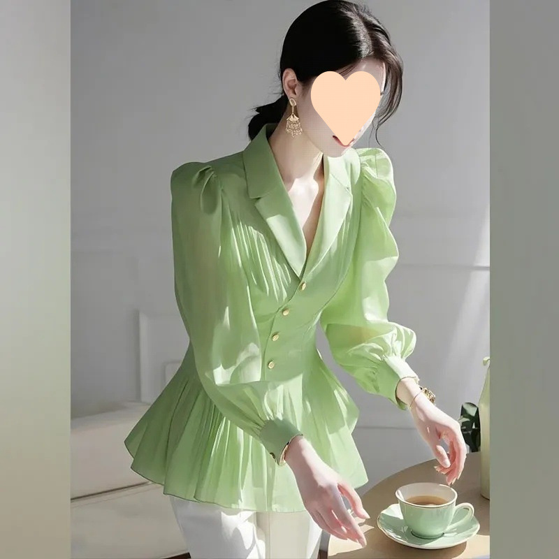 ドーパミン美しい女性用シャツ 2025 春の新作フレンチスタイルのハイエンドの見栄えの良いグリーンシャツ|undefined