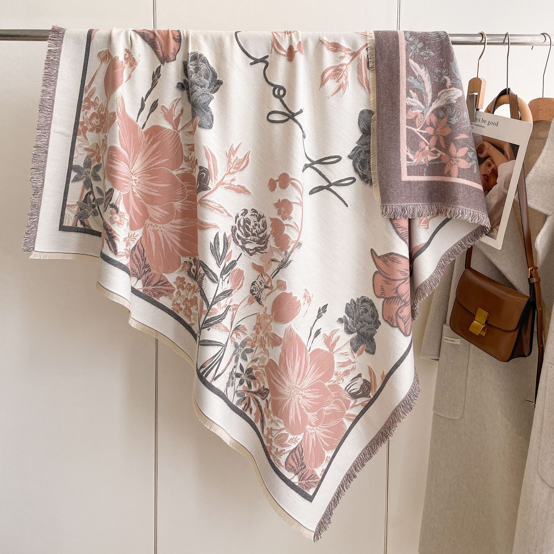 Nuevo estilo de moda impresa retro temperamento toallas grandes 2024 abrigo coreano de otoño y invierno engrosado bufandas cálidas para mujeres