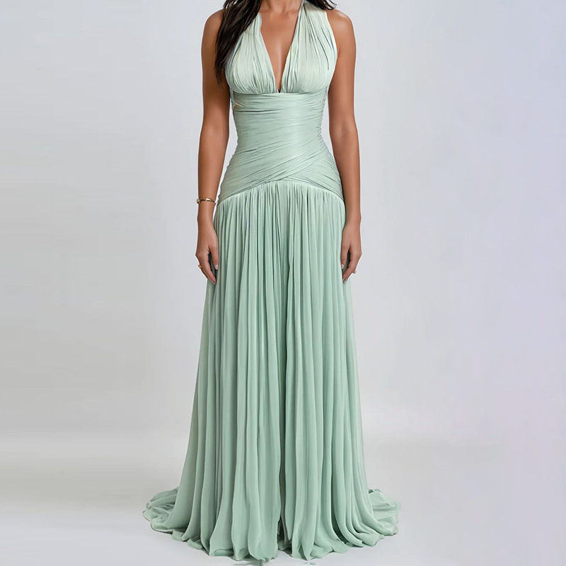 Elegant Evening Gown 2026 New Style Sexy Deep V Halter Neck Pleated Waist-Cinching Slimming Dress