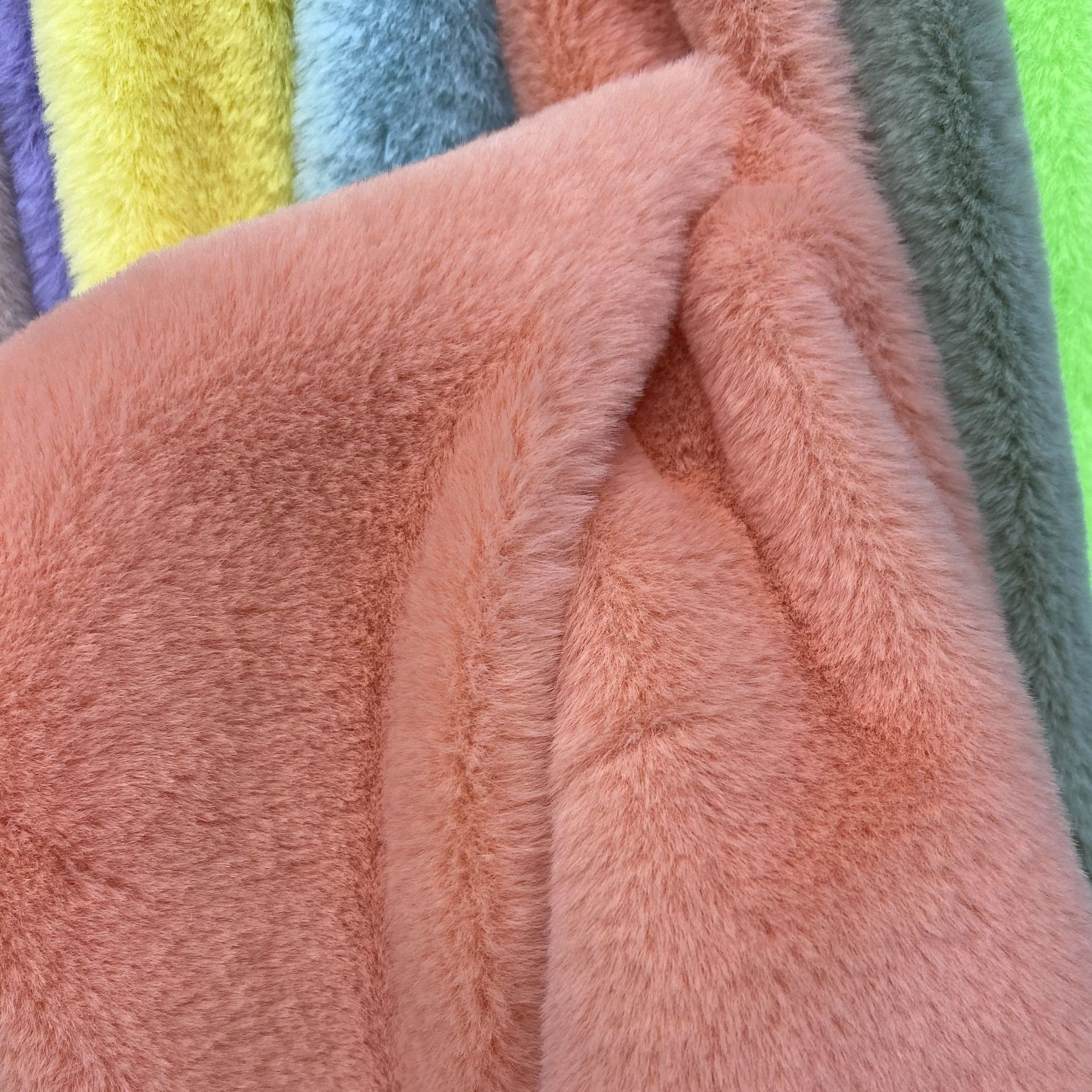 Pequeño cabello de conejo grueso 600g tela de peluche de conejo super mat 10MM cabello de conejo de urdimbre