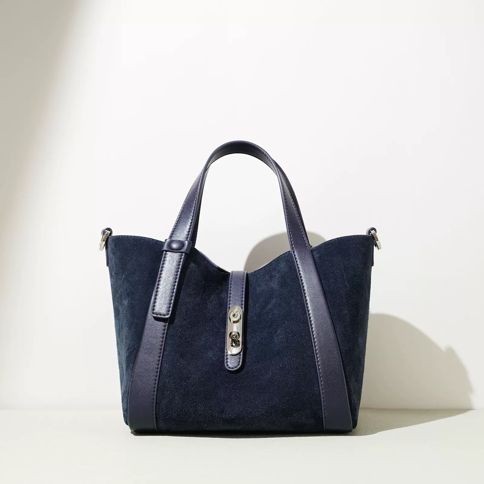 2025新款大容量菜篮子手提包包秋冬小众设计复古百搭斜挎通勤女包