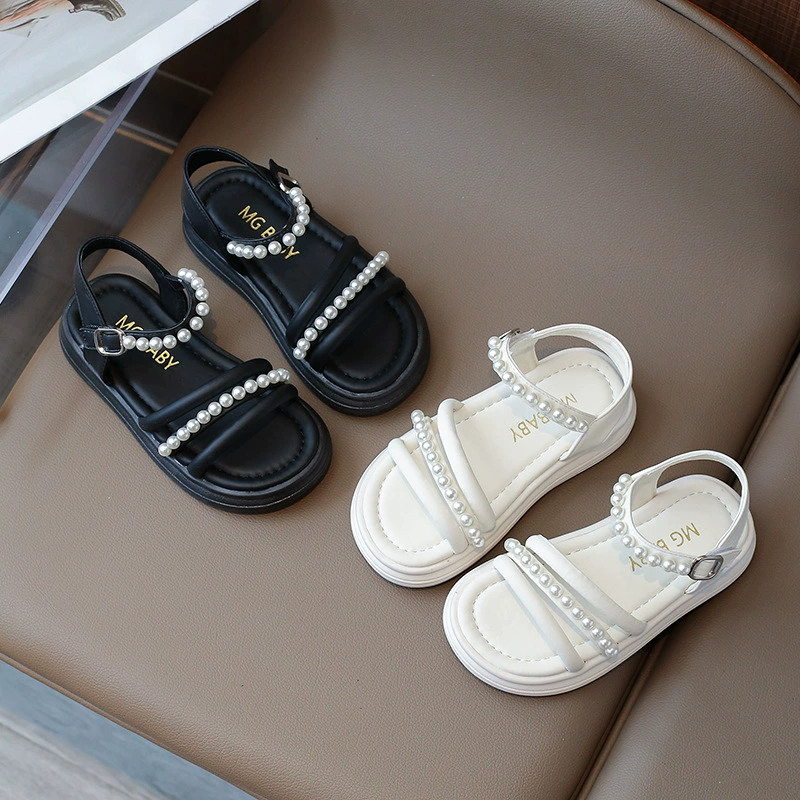 Корейская версия сладких жемчужных кроссовок принцессы 2024 Летние новые женские сандалии
