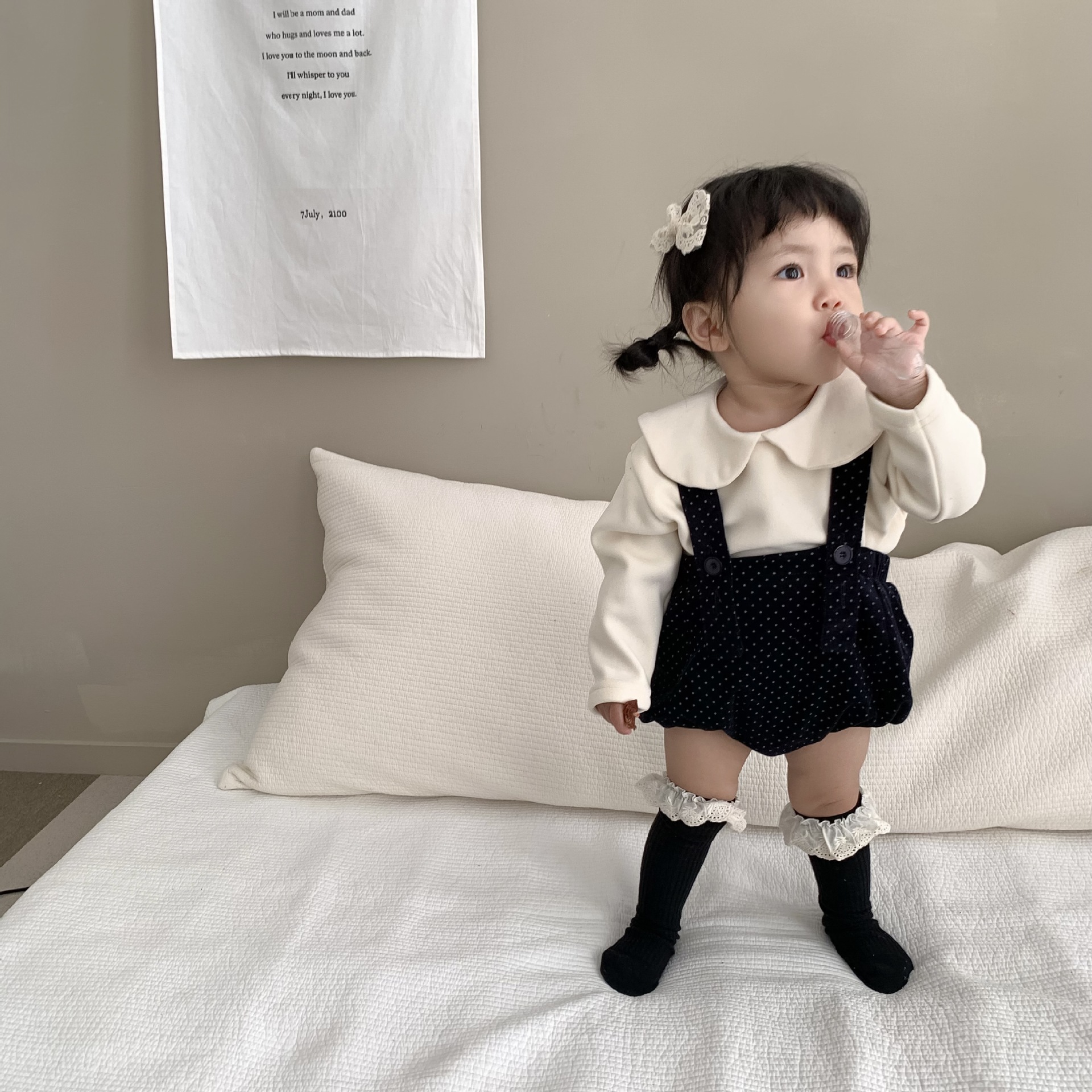 Conjunto de camisa y pantalones con tirantes para niñas, ropa infantil de estilo coreano, traje para salir de paseo para bebés en otoño e invierno.