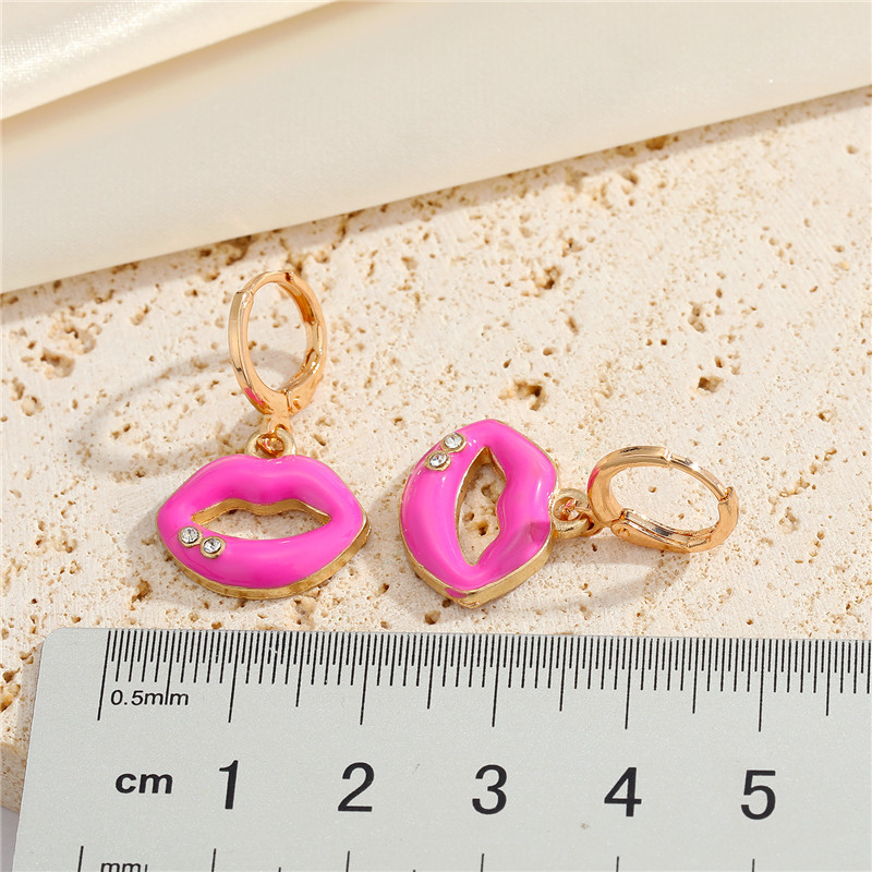 European And American New Jewelry Personalized Lips Diamond Hollow Earrings Creative Irregular Earrings display picture 1