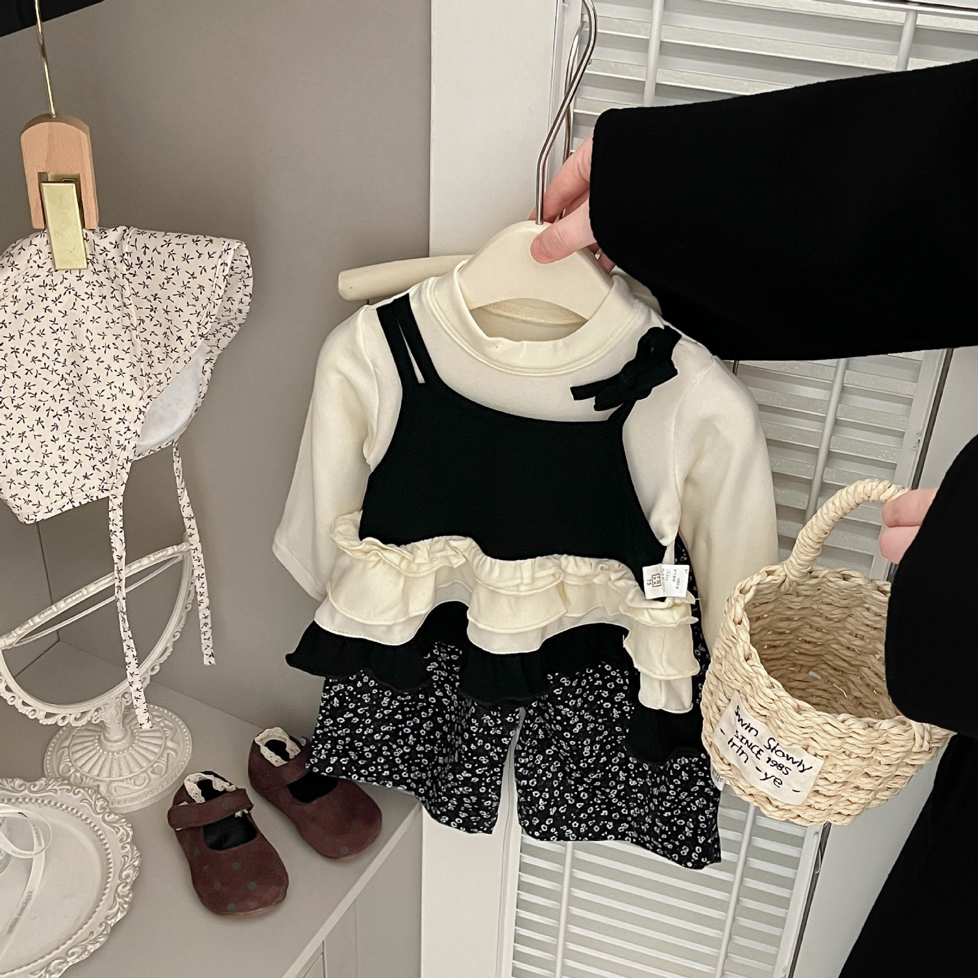 韩版女童春秋季套装2025新款洋气宝宝假两件T恤波点直筒裤两件套