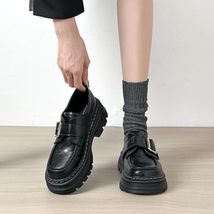 Weiwei Girl 1388-2 Thick Bottom Loafers Women's Autumn and Winter One-word Buckle Retro Small Leather Shoes College Style Single Shoes