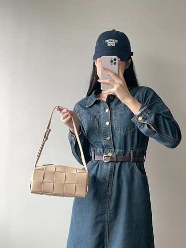 A niche, high-end influencer's favorite, genuine leather woven single-shoulder, underarm handbag -  Spring/Summer new women's bag