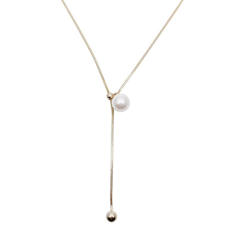 Light luxury and niche design, pull-out pearl long necklace for women with a cool style, simple personality, and versatile sweater chain