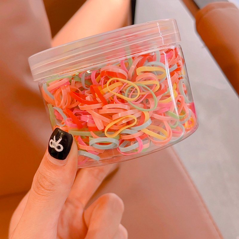 작은 원은 두껍고 밝은 색상으로 약 500입니다.