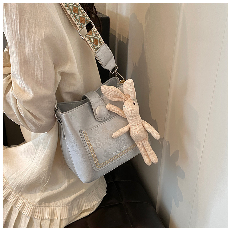 High end Korean version versatile hand-held bucket small for women's summer 2024 new wide shoulder strap crossbody bag_voghion.com