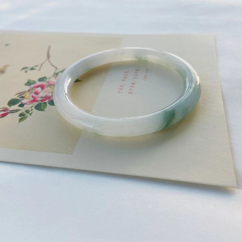 Tianshan verdant thin round jade bracelet ice Yang green floating flower jade bracelet women's ancient style quartzite jade belt emerald green