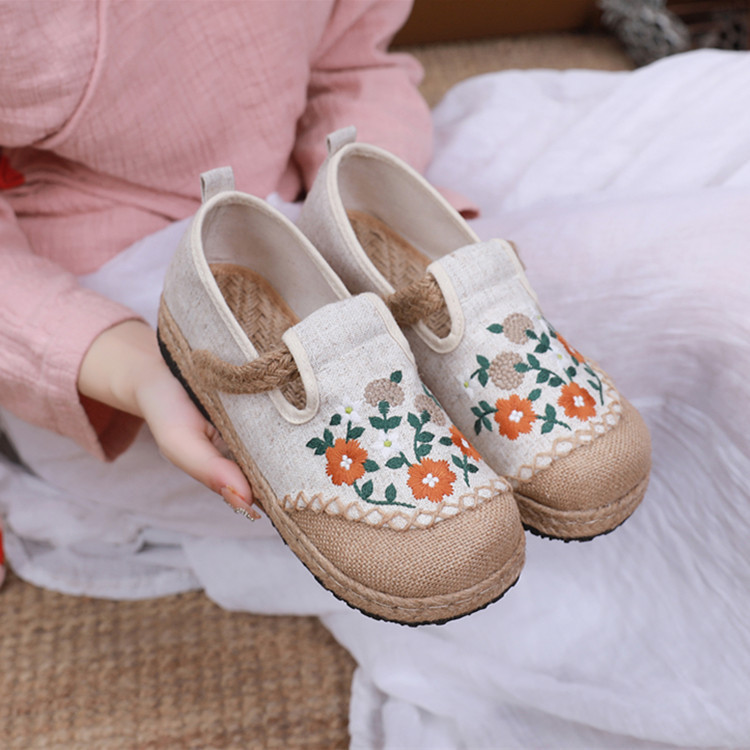 Old Beijing Cloth Shoes for Women, New Slip-On Lazy Shoes, 2026 New Model Fisherman Shoes, Flat Embroidered Shoes, Large-Toe Shoes