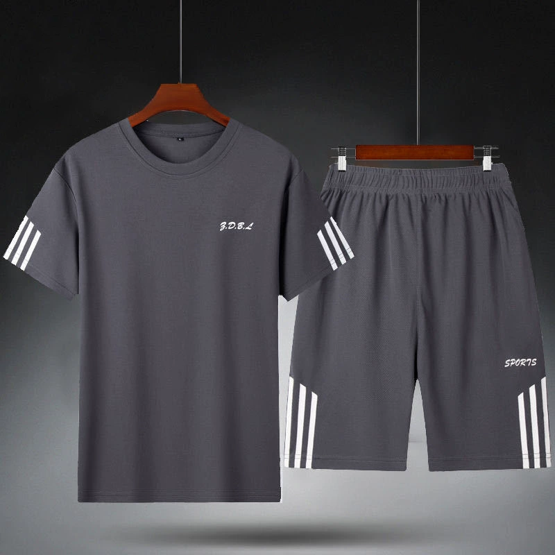 "Sports suit set — gym quick‑dry T‑shirt and shorts, breathable, sizes L–XXXXL (90–200 catties)" -> "Спортивный костюм: футболка быстросохнущая и шорты, дышащие, размеры L–XXXXL (90–200 кати)"