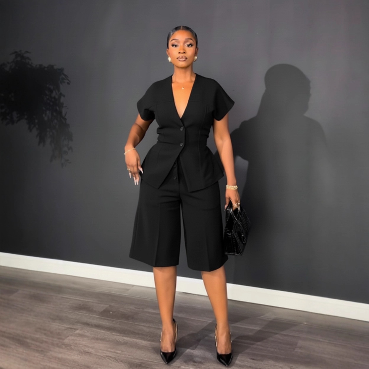 Elegant Office Two-Piece Set – Sleeveless Top & Tied Waist Shorts (Black/White/Green, S-2XL)_ecoleips.com