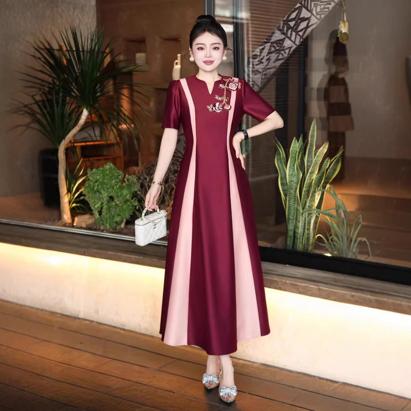 2026 Spring/Summer New Chinese Style Toasting Dress Embroidered with Rhinestones Short Sleeve Long Dress for Mother of the Bride Wedding Dress for Women 2026 Spring/Summer New Chinese Style Toasting Dress Embroidered with Rhinestones Short Sleeve Long Dress for Mother of the Bride Wedding Dress for Women