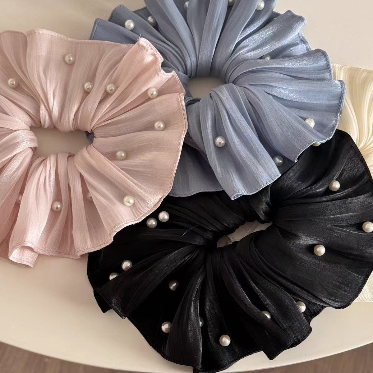 Elegant Scrunchie With Pearls And Shimmering Mesh Hair Accessory_voghion.com