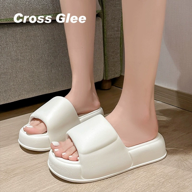 Новый летний толстый склон на пятке фекалий